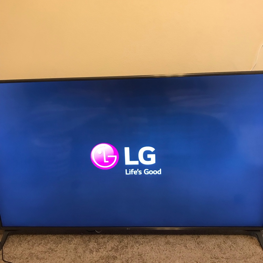 70’ LG Smart TV